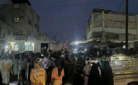 أزمة الثلوج مفتعلة تضاعف معاناة المواطنين مطالبين بوضع حد لتجار الثلوج المتلاعبين بالأسعار في زنجبار
