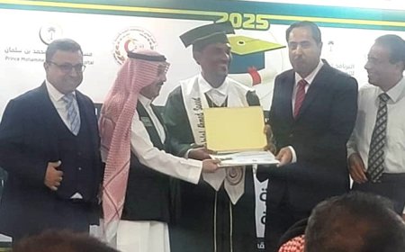الدكتور العمودي يهنئ خريجي الدفعة الأولى من طلاب دبلوم العناية المركزة والرعاية التنفسية