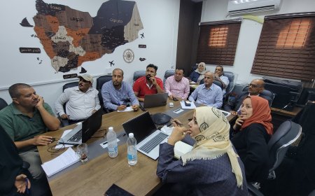 الوكيل الشبحي يناقش مع اللجان اللمسات الأخيرة لحملة صحة الأم والوليد وموعد إنطلاقها بعد عيد الأضحى المبارك