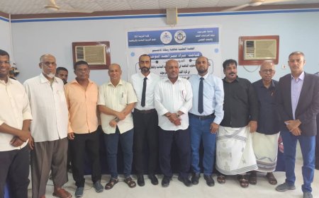 جامعة حضرموت تمنح الباحثين اديب باكرمان ومراد النوحي درجة الماجستير في علوم الرياضة