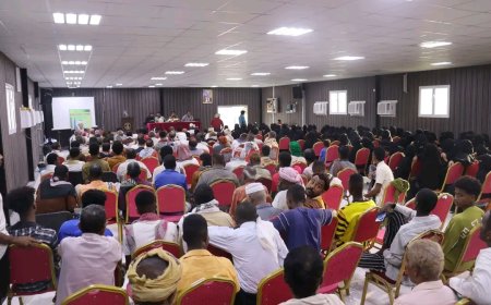 العميد المحمدي يؤكد تعزيز استقرار حضرموت ورفض الفوضى في لقاء موسع مع مراكز الانتقالي بالمكلا