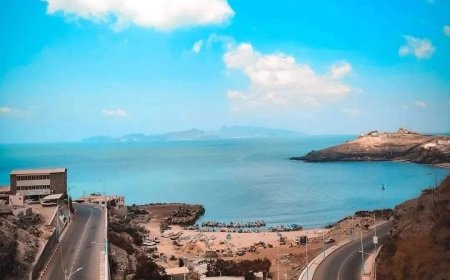 مكتب السياحة عدن يحذر الأهالي من السباحة خلال هذه الأشهر