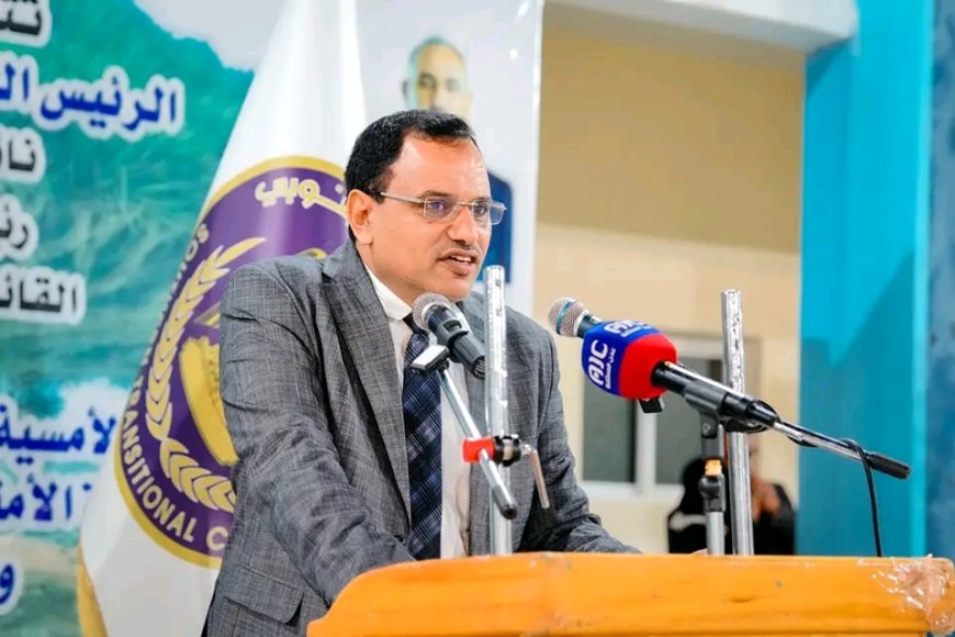 الوزير السقطري يهنئ بمناسبة عيد العمال