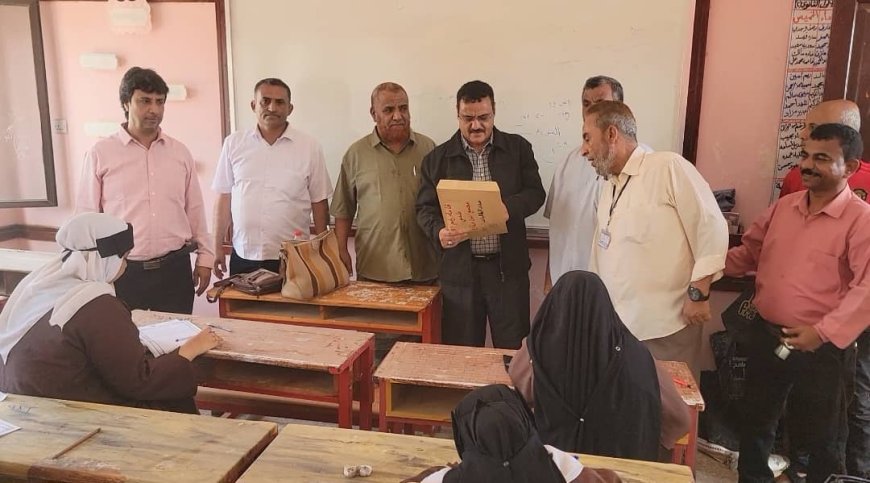 خلال تدشينه إمتحانات إنهاء الثانوية العامة.. مدير عام المنصورة يؤكد أهمية الإمتحانات لترسيخ المعلومات لطلبة المدارس