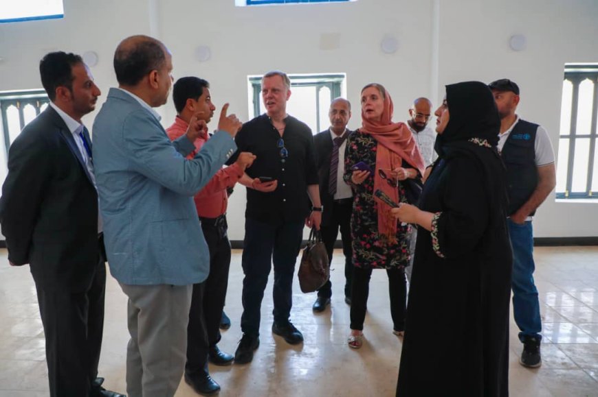 وفد من السفارة الهولندية يزور المكلا للاطلاع على مشاريع ثقافية وتنموية