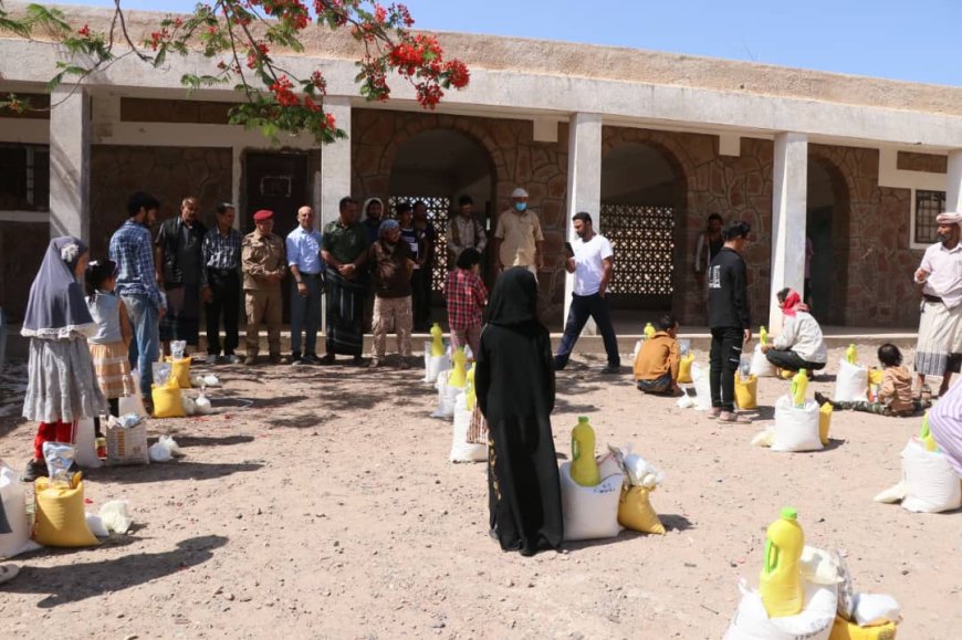 توزيع سلال غذائية للأطفال المعاقين بالضالع بدعم من مغتربين في بريطانيا