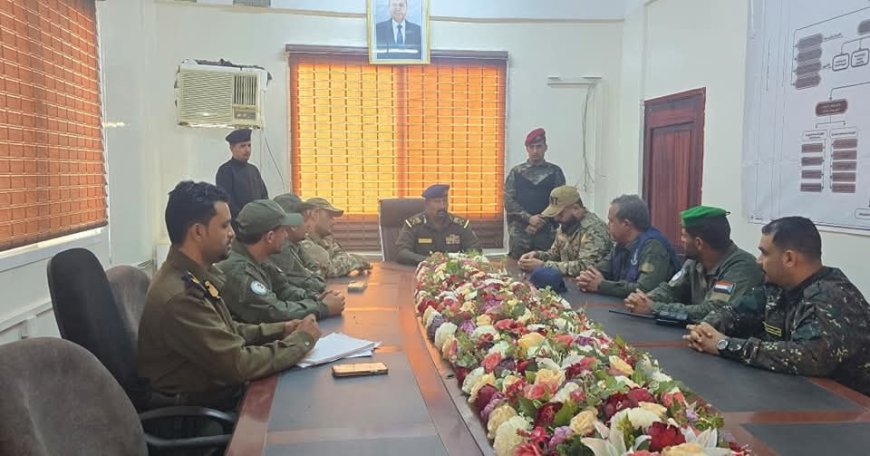 عدن: وكيل وزارة الداخلية اللواء عاطف يلتقي قائد قوات الطوارئ بعدن