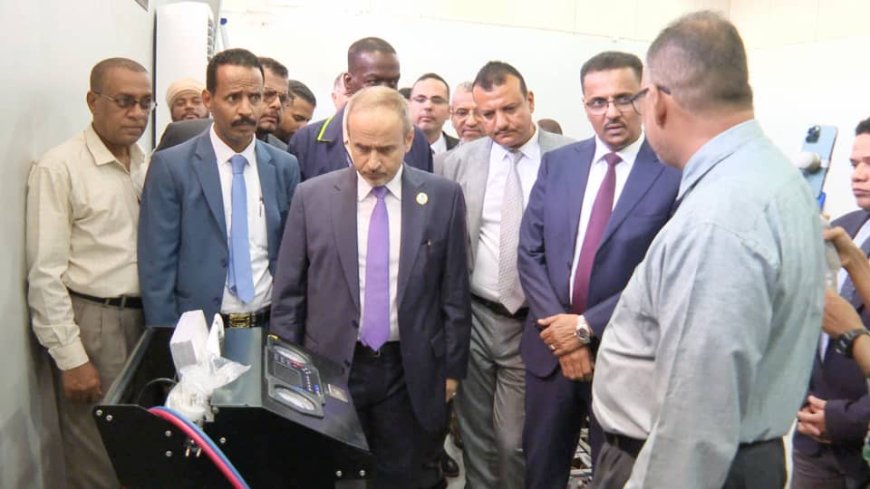 الوزير الوصابي وأمين عام محلي حضرموت العمقي يدشنان إنطلاق برنامج تطوير تخصص التبريد والتكييف في المعهد التقني بالمكلا بتمويل كويتي