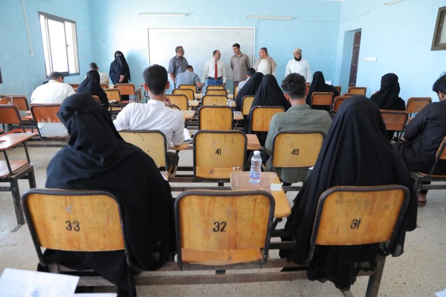 جامعة المهرة تدشّن امتحانات الفصل الدراسي الثاني بكلية التعليم المفتوح