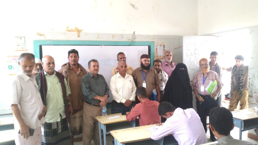 مامور لودر ورئيس المجلس الإنتقالي ومدير التربية وممثلا الوزارة يزورون عدد من المراكز الإختبارية