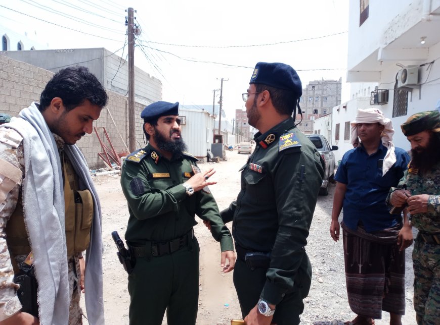 مدير أمن مطار الريان بحضرموت يزور قسم شرطة الفيوش بلحج ويشيد بالانضباط والجهوزية الأمنية