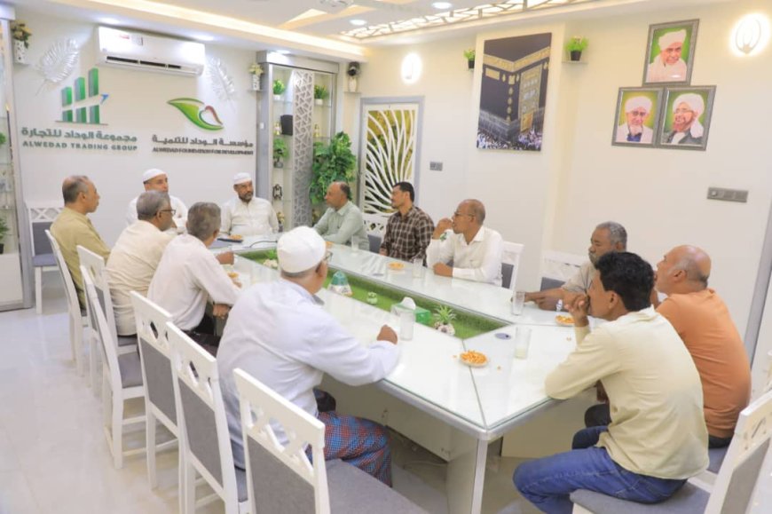 مدير عام المياه والصرف الصحي يناقش مشروعاً مائياً حيوياً مع مؤسسة الوداد للتنمية بتريم