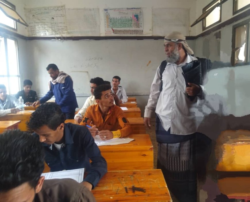 هدوء وانضباط في امتحانات الثانوية العامة بثانوية صلاح الدين في العقلة بالضالع