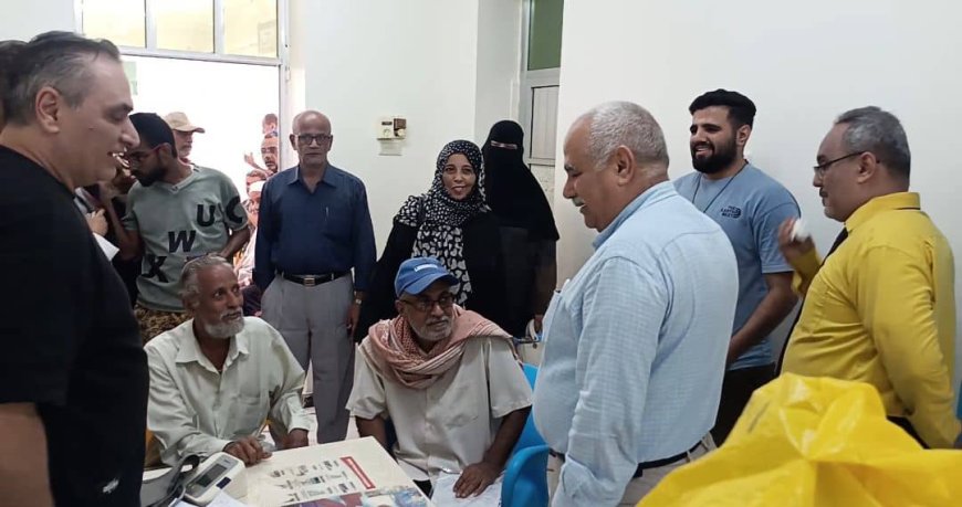 مدير صحة عدن يدشن المخيم الطبي المجاني للأمراض المزمنة في مجمع القطيع الصحي بصيرة