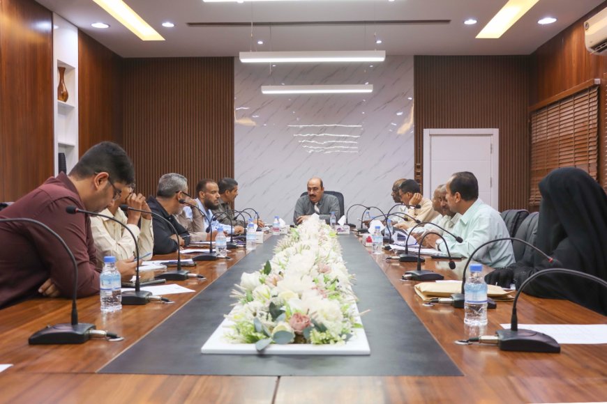 برئاسة المدير باعباد.. اللجنة الإشرافية الفرعية للاختبارات بساحل حضرموت تناقش سير العملية الاختبارية في أسبوعها الأول
