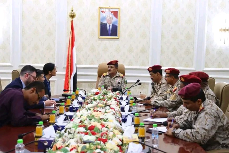 وزير الدفاع يلتقي في عدن سفيرة المملكة المتحدة