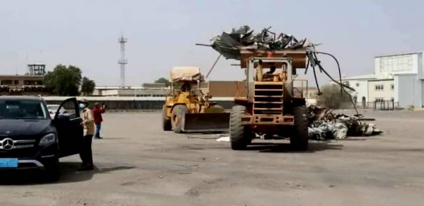 قادة حوثيون يتنافسون على «الخردة» بعد تدمير إسرائيل مطار صنعاء