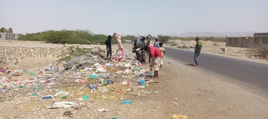 صندوق النظافة بأبين يواصل حملاته في مدينة شقرة الساحلية