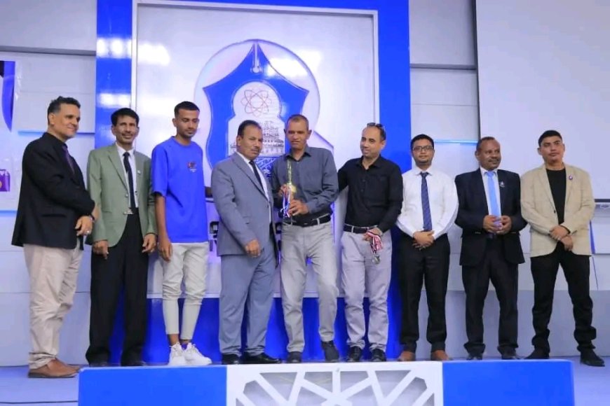 بحضور الوكيل العامري جامعة سيئون تحتفل باختتام الأنشطة الطلابية للعام 2025م