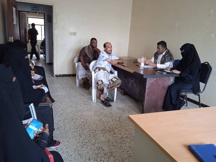 مدير إدارة المساعدات الاجتماعية بمكتب الشؤون الاجتماعية بأبين يعقد اجتماعًا مع الجمعيات والمؤسسات العاملة في مشاريع عيد الأضحى
