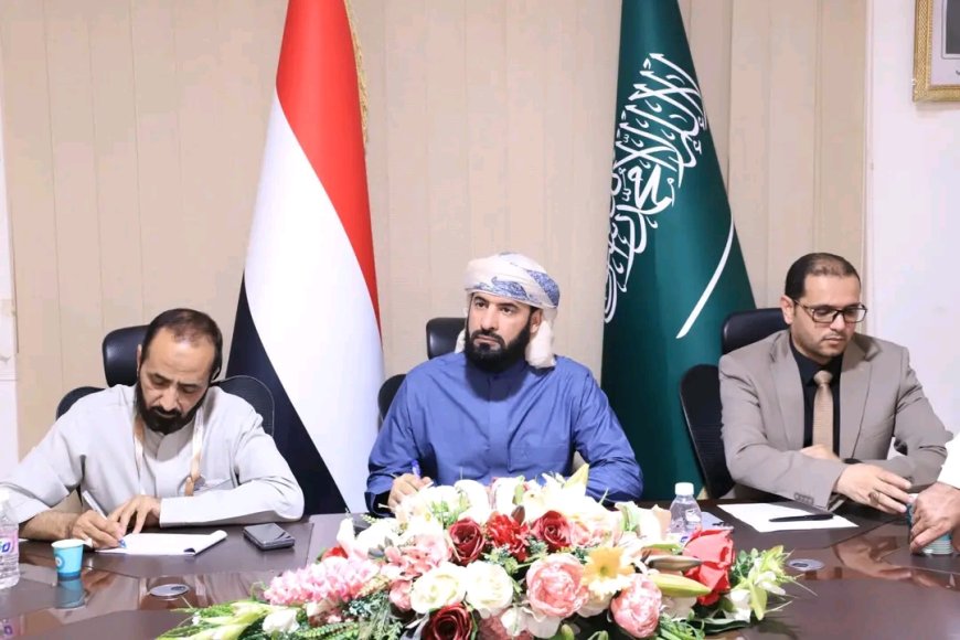 في اطار التحضيرات لموسم الحج ١٤٤٦هـ.. مكتب شؤون حجاج اليمن يناقش نوعية وجودة خدمات الحجاج