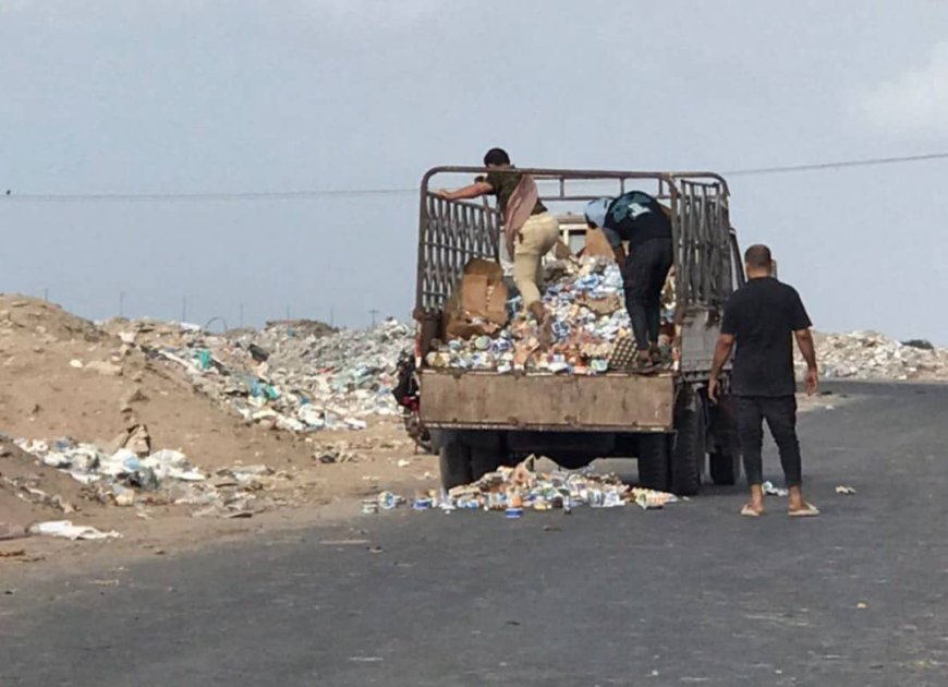 بإشراف مكتب الصناعة.. إتلاف أربعة أطنان من اللحوم والأجبان الفاسدة في العاصمة عدن