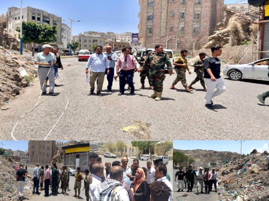 مديرية القاهرة وصندوق النظافة بتعز يدشّنون حملة لرفع المخلفات وفتح شارع جولة الكهرباء