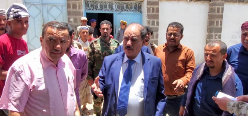محافظ الضالع يزور إدارة الأحوال المدنية ويوجه بتعزيز الأداء وتسهيل معاملات المواطنين