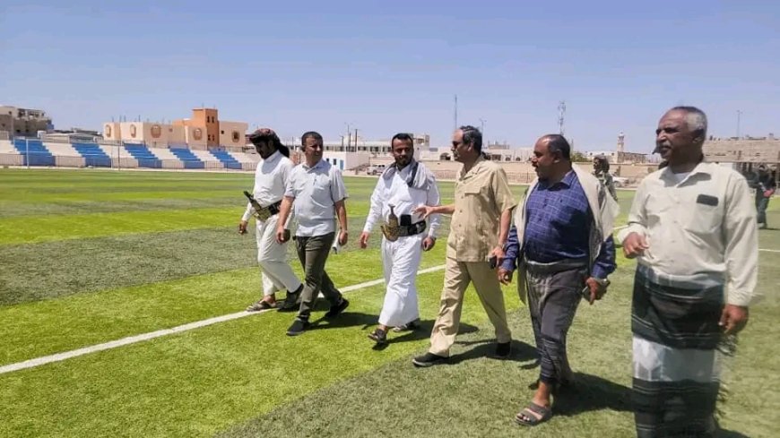 شبوة.. الأمين العام هشله يتفقد سير العمل في مشروع تحسين البنية التحتية لملعب الفقيد الخليفي