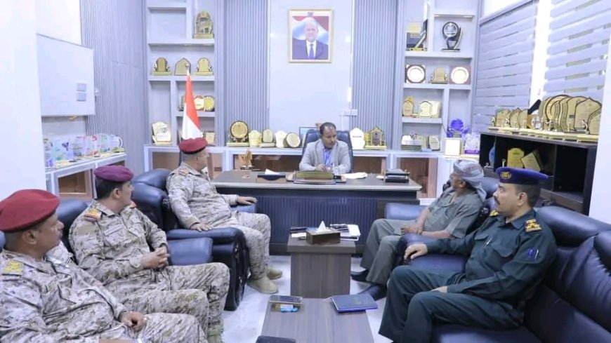 برئاسة الوكيل العامري اللجنة الأمنية بوادي وصحراء حضرموت تناقش مستجدات الوضع الأمني