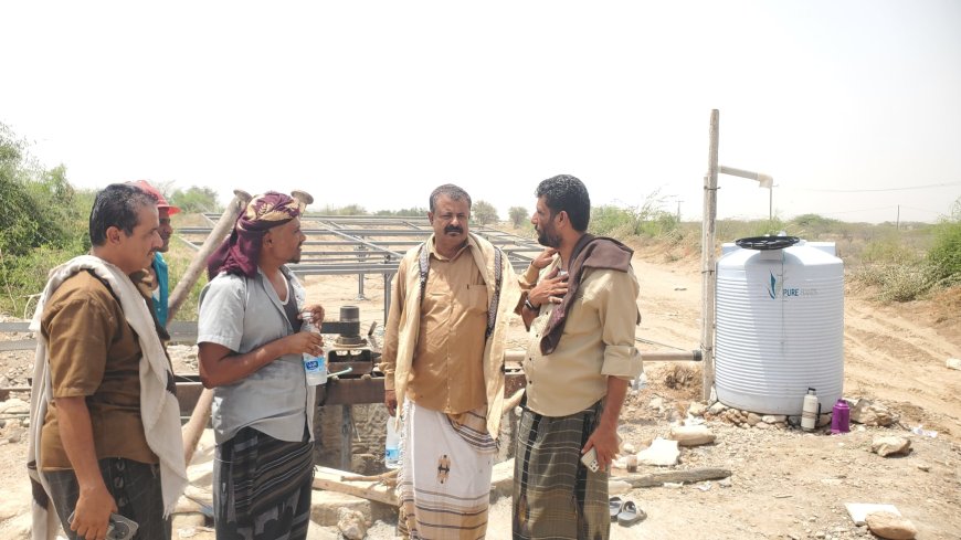صوملة والمغربي يتفقدان سير عمل مشروع مياه منطقة الراحة بمديرية الملاح