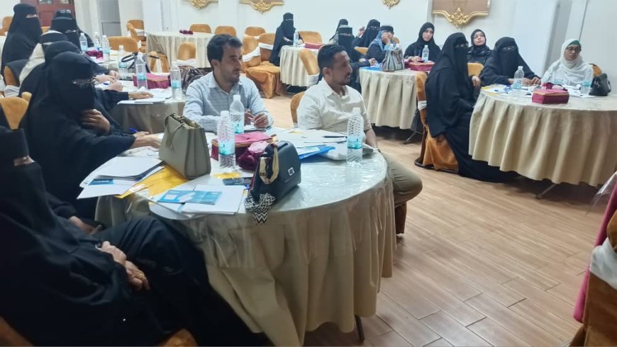 تدريب مقدمي الخدمة الصحية في مجمع حاشد ومكتب الصحة بالمنصورة حول نظام القسائم الأمومة المأمونة