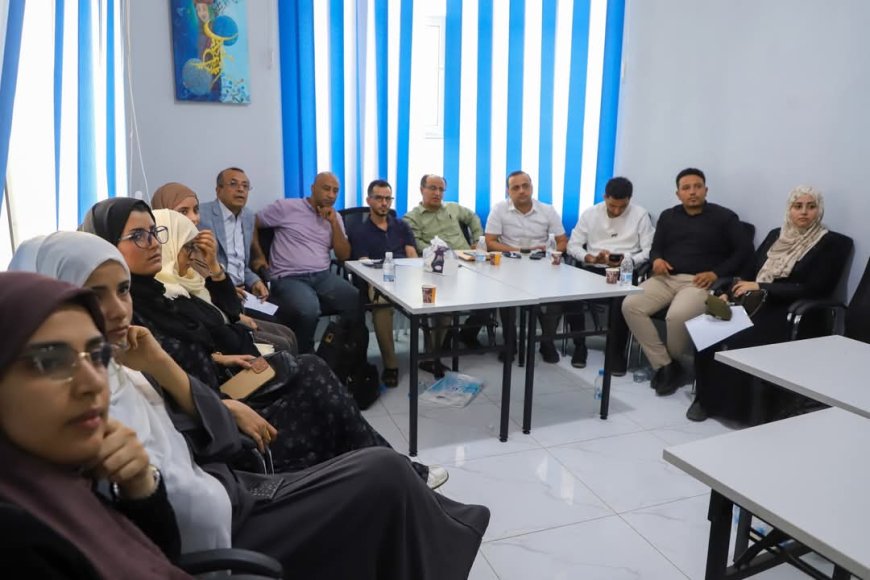 اللجنة التحضيرية للمؤتمر الاول للشباب تلتقي رئيس مجلس ادارة الغرفة التجارية والصناعية بتعز