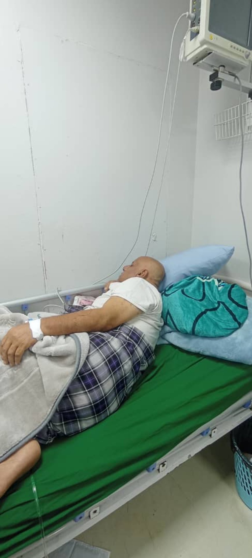 مشائخ ونشطاء بالصبيحة - لحج يناشدون قيادات الدولة لإنقاذ حياة العميد الشيخ حازم طمبح بعد تدهور حالته الصحية