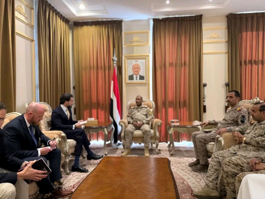 رئيس هيئة الأركان يبحث أوجه التعاون العسكري والأمني مع القائم بأعمال السفارة الامريكية