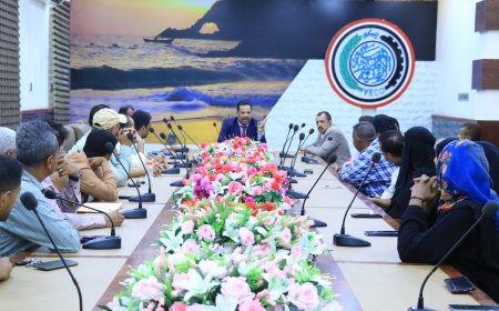 المدير التنفيذي للمؤسسة الاقتصادية يترأس اجتماعًا موسعًا لمناقشة تفعيل الأداء وتصحيح الاختلالات