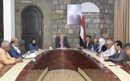 محافظ تعز يوجه بتنفيذ خطة الإستجابة الطارئة لمواجهة الأوبئة 