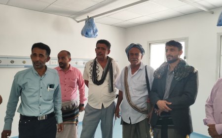 رئيس جمعية يافع الأمريكية يتفقد مشروع إعادة تأهيل مستشفى رصد بأبين