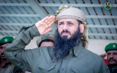 العميد الوالي يعزي مدير الشؤون القانونية في قوات الحزام الامني بوفاة والدته