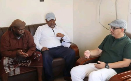 رئيس تنفيذية انتقالي حضرموت يلتقي فناني المسرح ويناقش سبل دعم الحركة الفنية بالمحافظة