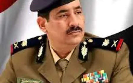 وزير الداخلية يعزّي بوفاة اللواء صالح الشعملي