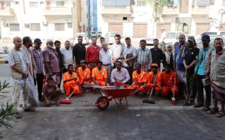 تحت شعار ( جمال عدن بإستدامة نظافتها ).. صندوق النظافة في البريقة ينفذ حملة نظافة واسعة بمدينة إنماء