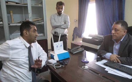 نائب محافظ أبين يلثقي مدير الإتصالات ويناقش مستوى الخدمات في المجال التقني