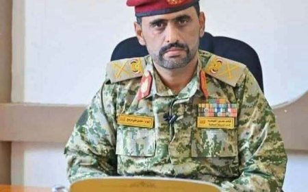قائد محور الغيضة يعزي قائد القاعدة الجوية السابق في وفاة والده