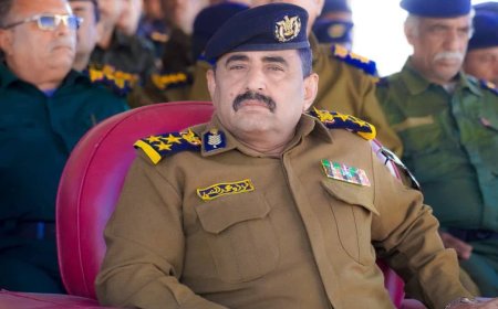 مدير عام شرطة شبوة يهنئ ضباط وصف وجنود الشرطة بمناسبة حلول عيد الأضحى المبارك