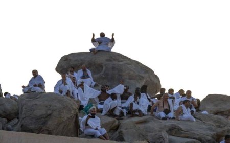 شبيبة: حجاج اليمن يناجون الله من عرفات لرفع البلاء وإنهاء الانقلاب