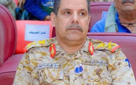 قائد محور عتق يبعث برقية تهنئة إلى معالي وزير الدفاع ورئيس هيئة الأركان العامة وقائد المنطقة العسكرية الثالثة بمناسبة حلول عيد الأضحى المبارك