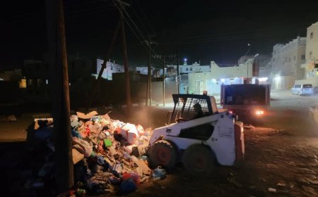 صندوق النظافة والتحسين بمديرية تريم ينفذ حملة مكثفة استعداداً لعيد الأضحى المبارك