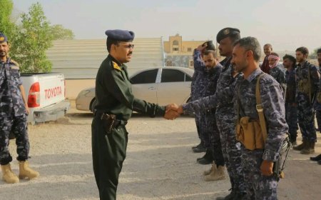 نائب مدير عام الأمن بوادي حضرموت يتفقد الوحدات الأمنية بمناسبة عيد الاضحى المبارك