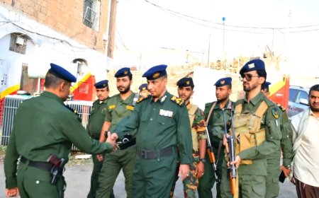 قيادة شرطة تعز تنفذ زيارات عيدية للوحدات الأمنية وتشيد بجاهزيتها وانضباطها